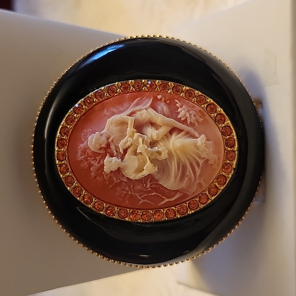 Joan Rivers Cameo Brooch Stunning